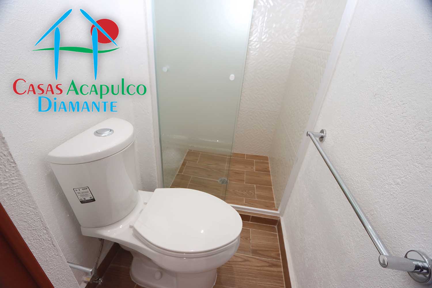 Brisas Diamante suite 42 - Baño completo en estancia 1